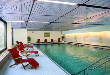 Maritim Hotel Gelsenkirchen: Pool
