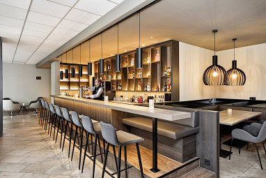 H+ Hotel Köln Brühl by Revo: Bar/Lounge