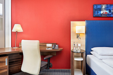 H+ Hotel Köln Brühl by Revo: Zimmer