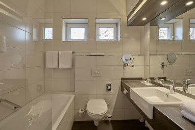 H+ Hotel Köln Hürth by Revo: Zimmer