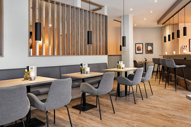 H+ Hotel Köln Hürth by Revo: Bar/Lounge