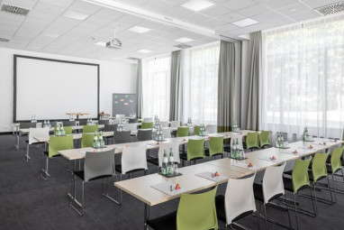 Vienna House Easy by Wyndham Leipzig  by Revo: Tagungsraum