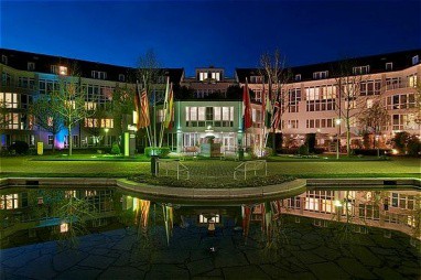 Holiday Inn München-Unterhaching: Außenansicht