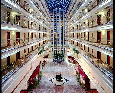 Maritim Hotel Magdeburg: Lobby