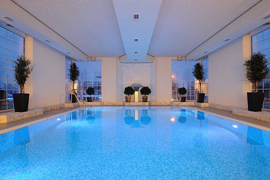 BEST WESTERN PREMIER Parkhotel Kronsberg: Pool
