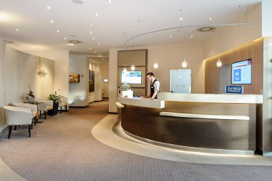 Mercure Hotel Dresden Elbpromenade: Lobby