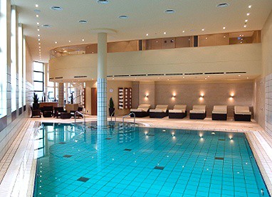 Sheraton Berlin Grand Hotel Esplanade: Pool