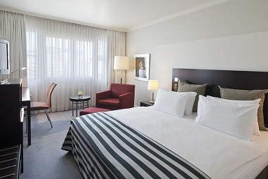 Crowne Plaza Berlin City Centre: Zimmer