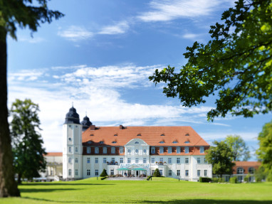 SCHLOSS Fleesensee: Außenansicht