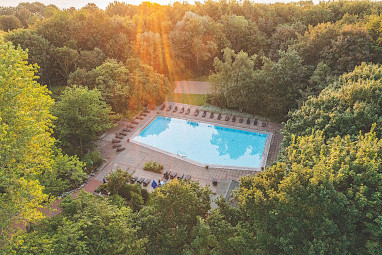 PLAZA Premium Timmendorfer Strand: Pool