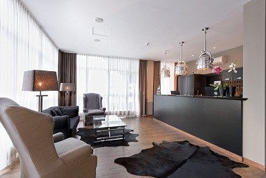 TRYP by Wyndham Bremen Airport: Lobby