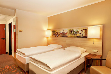 H+ Hotel Hannover by Revo: Zimmer