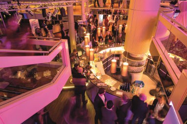 Leonardo Royal Hotel Frankfurt Conf. Center: Bar/Lounge