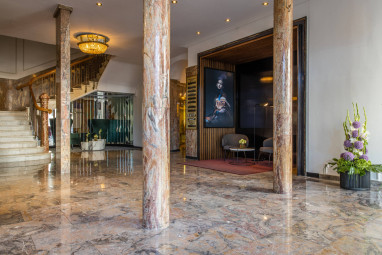 Radisson BLU Schwarzer Bock: Lobby