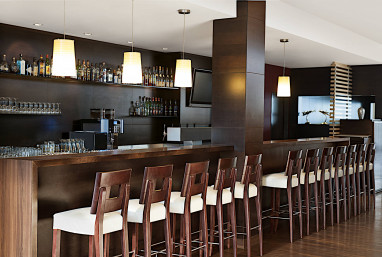 NH Frankfurt Airport West: Bar/Lounge