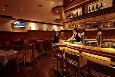 H+ Hotel Wiesbaden Niedernhausen by Revo: Bar/Lounge