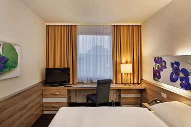 H+ Hotel Frankfurt Airport West: Zimmer
