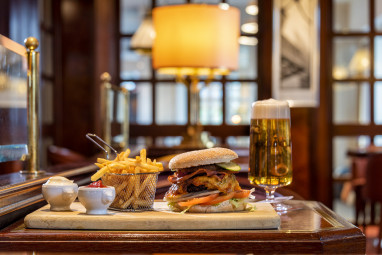 Dorint Main Taunus Zentrum Frankfurt/Sulzbach by Revo: Restaurant