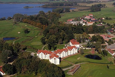 Landhotel Schloss Teschow: Außenansicht