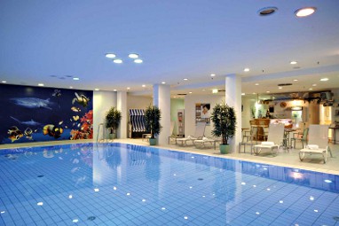 Maritim proArte Hotel Berlin: Pool