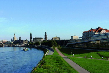 Maritim Hotel und Internationales Congress Center Dresden: Außenansicht