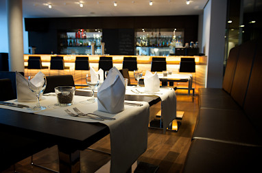 Ramada by Wyndham Dresden: Restaurant