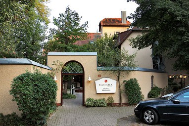 RAMADA Landhotel Nürnberg: Außenansicht