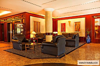 RAMADA PLAZA Berlin City Centre Hotel & Suites: Lobby