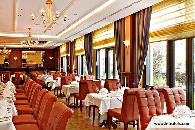 RAMADA PLAZA Berlin City Centre Hotel & Suites: Restaurant