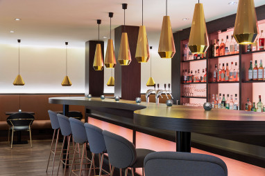 Courtyard by Marriott Wiesbaden-Nordenstadt: Bar/Lounge