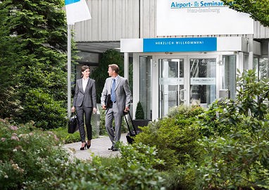 Airport- & Seminarhotel: Außenansicht