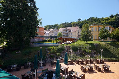 Ostseehotel - Villen im Park: Außenansicht