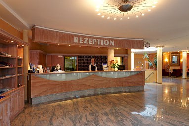 Ostseehotel - Villen im Park: Lobby