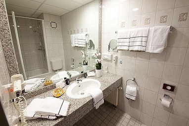 NOVINA HOTEL Südwestpark: Zimmer