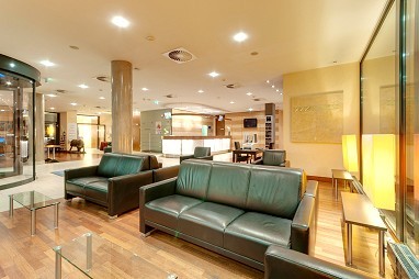 QGREENHOTEL by Meliá: Lobby