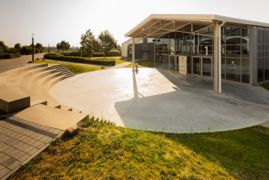 GLOBANA AIRPORT HOTEL: Außenansicht