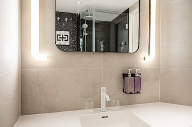 TRIBE Düsseldorf: Zimmer