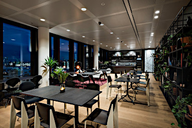 Design Offices München Nove: Tagungsraum