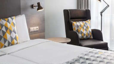 Holiday Inn München Süd: Zimmer