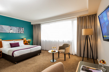 Leonardo Hotel Düsseldorf City Center: Zimmer