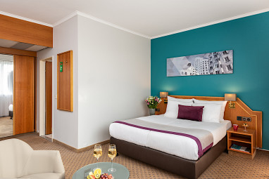 Leonardo Hotel Düsseldorf City Center: Zimmer