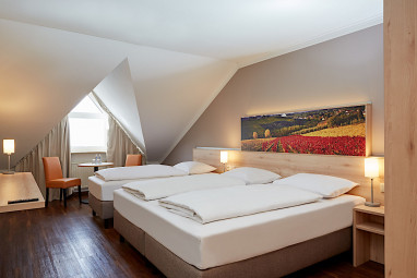 H+ Hotel Stuttgart Herrenberg by Revo: Zimmer