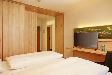 H+ Hotel Stuttgart Herrenberg by Revo: Zimmer