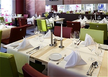 NOVINA HOTEL Wöhrdersee Nürnberg City: Außenansicht