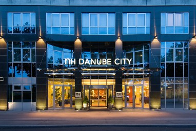 NH Danube City: Außenansicht