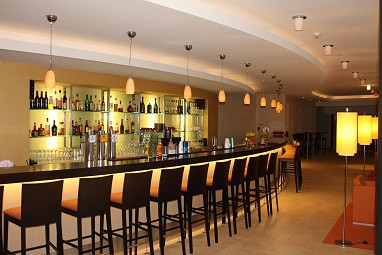 Holiday Inn Berlin Airport – Conference Centre: Bar/Lounge