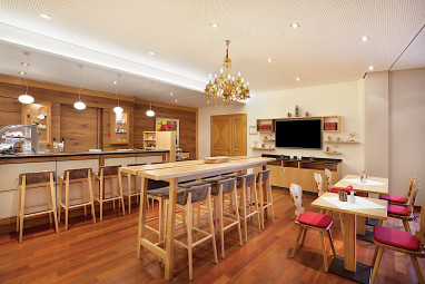 Holiday Inn Nürnberg City Centre: Lobby