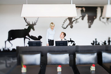 Mövenpick Hotel Stuttgart Airport  by Revo: Bar/Lounge