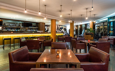 Mövenpick Hotel Stuttgart Airport  by Revo: Bar/Lounge