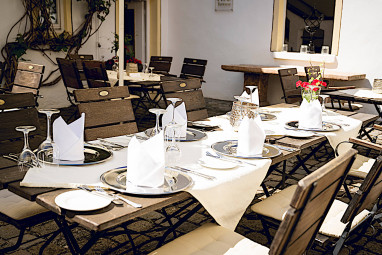 Schlosshotel Neufahrn: Außenansicht